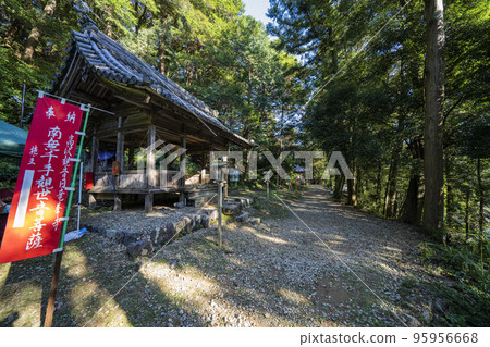 Niryubu-ji Temple, Takazawa Kannon precincts, a temple with a pagoda donated by Hojo Masako 95956668
