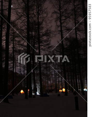 Night campsite Night campsite 95957583