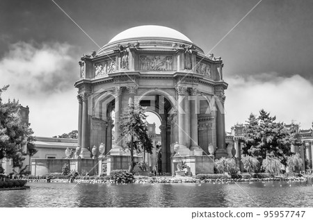 The Palace of Fine Arts in San Francisco, USA 95957747