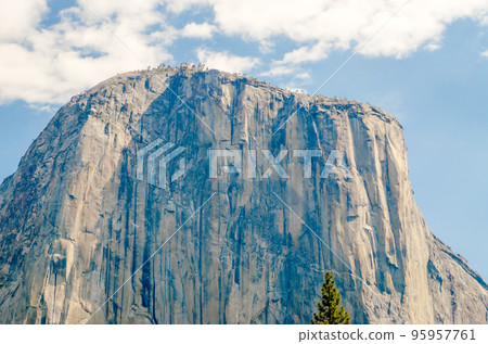 El Capitan, Yosemite National Park, California, USA El Capitan, Yosemite National Park, California, USA 95957761