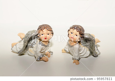 Ceramic statuette of angels Ceramic statuette of angels 95957811