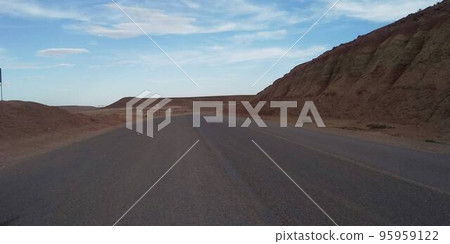 Africa] Road in Morocco Taken in September 2019 95959122