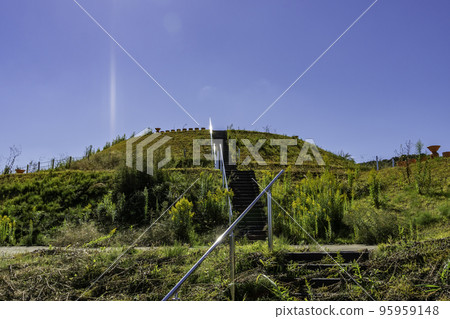 Senzoku Burial Mound Tsuzoyama No. 5 Burial Moulund 岡山縣岡山市 95959148