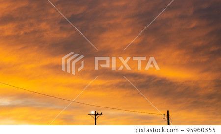 晚上秋天的天空 95960355