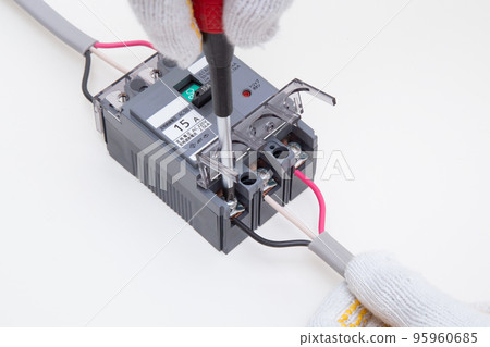 Safety breaker construction 95960685