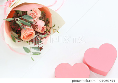 Bouquet of chic autumn roses Bouquet of chic autumn roses 95960754