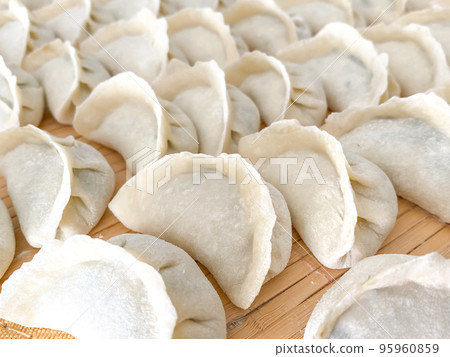 Chinese home cooking, handmade dumplings (handmade dumplings) 95960859