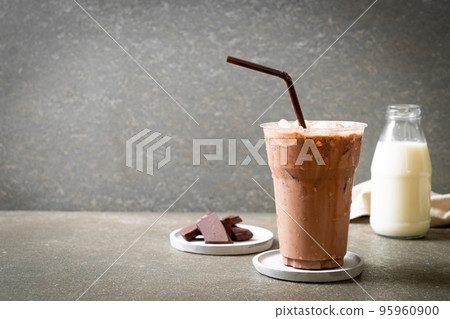 Iced chocolate milkshake drink 95960900