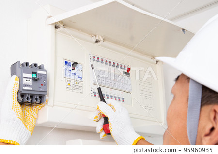 Distribution board and electrician　 95960935