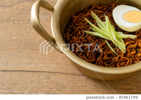 Korean Instant Noodle with Black Bean Sauce (Jajangmyeon or JJajangmyeon) Korean Instant Noodle with Black Bean Sauce (Jajangmyeon or JJajangmyeon) 95961709