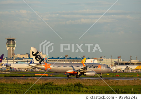 從成田機場起飛的客機捷星 A320 95962242