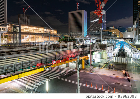 [東京]晚上的濱松町站 95962398