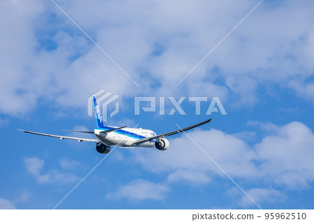 Passenger plane, airplane, All Nippon Airways, Boeing 777 that took off from Narita Airport 95962510
