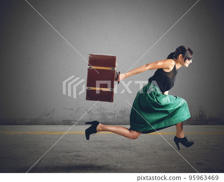Women runs Women runs 95963469