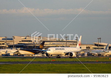 Narita Airport Taxiing Passenger Airplane Airplane Japan Airlines Boeing 777 Narita Airport Taxiing Passenger Airplane Airplane Japan Airlines Boeing 777 95963623