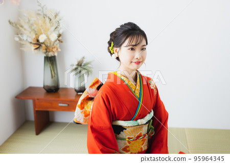 Red furisode Japanese-style room seiza 95964345