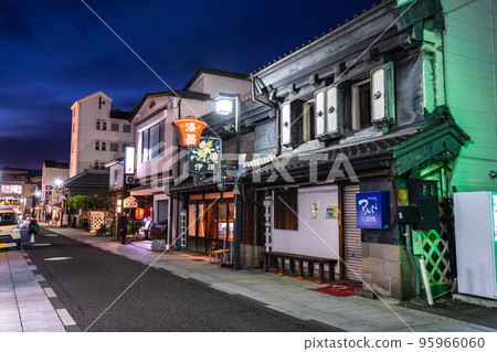 《Nagano Prefecture》Cityscape with warehouses, Nakamachi Street in Matsumoto City 95966060