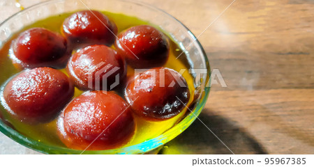 Gulab jamuns indian desserts 95967385