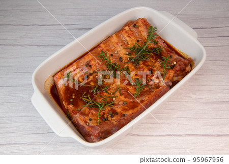 RECIPE FOR SPARE RIBS WITH BBQ, MARINATED IN SWEET SMOKED PAPRIKA RECIPE FOR SPARE RIBS WITH BBQ, MARINATED IN SWEET SMOKED PAPRIKA 95967956