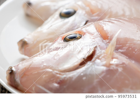 去皮魚的特寫鏡頭。 95973531