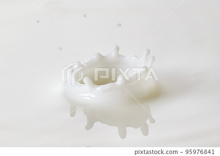 牛奶圖像 95976841