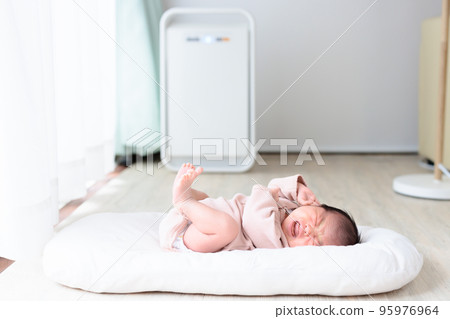 Crying baby newborn baby air purifier 95976964