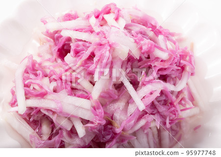 Sweet and Sour Pickled Chrysanthemums from Yamagata Prefecture Sweet and Sour Pickled Chrysanthemums from Yamagata Prefecture 95977748