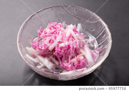 Sweet and Sour Pickled Chrysanthemums from Yamagata Prefecture 95977758