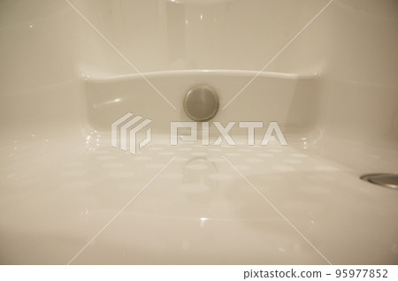 remodeled bathroom 95977852