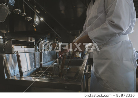 一個廚房 95978336