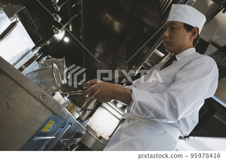 一個廚房 95978416