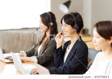 Operator female multiple 95979651