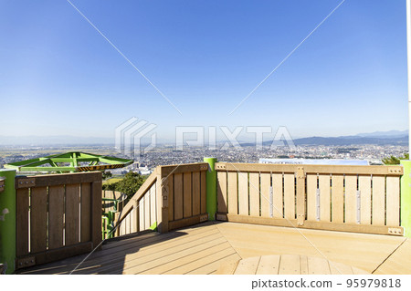 The scenery seen from the adventure fortress in Mikamoyama Park 95979818