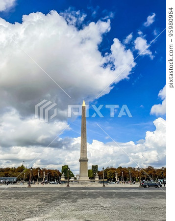 Cleopatra's Needle on Place de la Concorde in Paris Cleopatra's Needle on Place de la Concorde in Paris 95980964