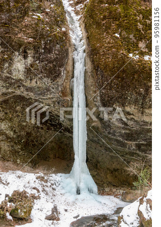 Gunma Prefecture Takasaki City Winter Haruna Shrine Misuzu Falls 95981156