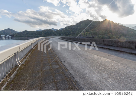 Route 425 at the top of Ikehara Dam Route 425 at the top of Ikehara Dam 95986242