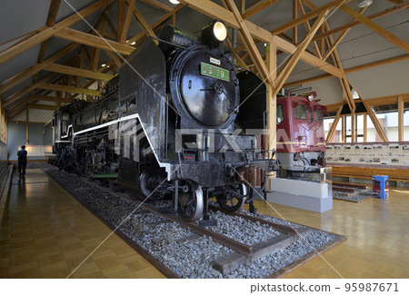 北陸線電氣化博物館展出的長濱鐵道廣場D51（滋賀縣長濱市） 95987671
