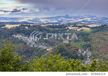 Castle and village in Najac, Aveyron, Southern France Castle and village in Najac, Aveyron, Southern France 95988324