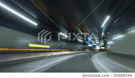 首都高速隧道的曲線 95988544