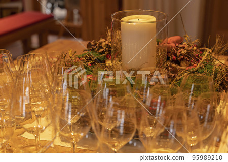 Christmas decoration with empty wine glasses Christmas decoration with empty wine glasses 95989210