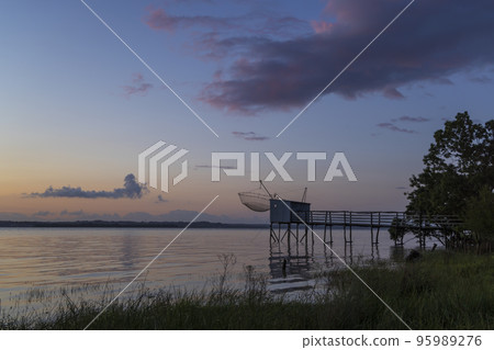 Traditional fishing hut on river Gironde, Bordeaux, Aquitaine, France Traditional fishing hut on river Gironde, Bordeaux, Aquitaine, France 95989276