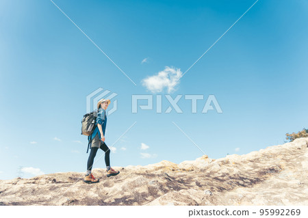 Woman to climb 95992269