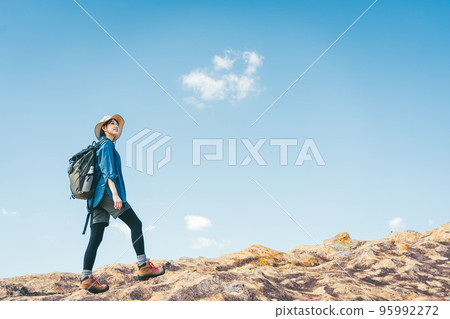 Woman to climb 95992272