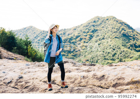 Woman to climb 95992274