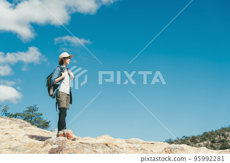 Woman to climb 95992281