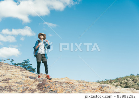 Woman to climb 95992282