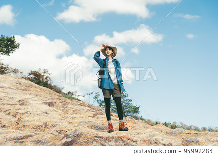 Woman to climb 95992283