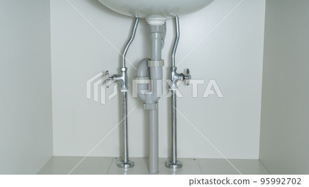 洗臉盆下、給水管、排水管 洗臉盆下、給水管、排水管 95992702