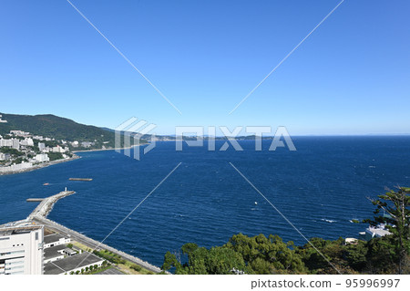 從熱海山上眺望真鶴 從熱海山上眺望真鶴 95996997