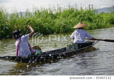 Inle Lake Commuting to school by boat 95997232